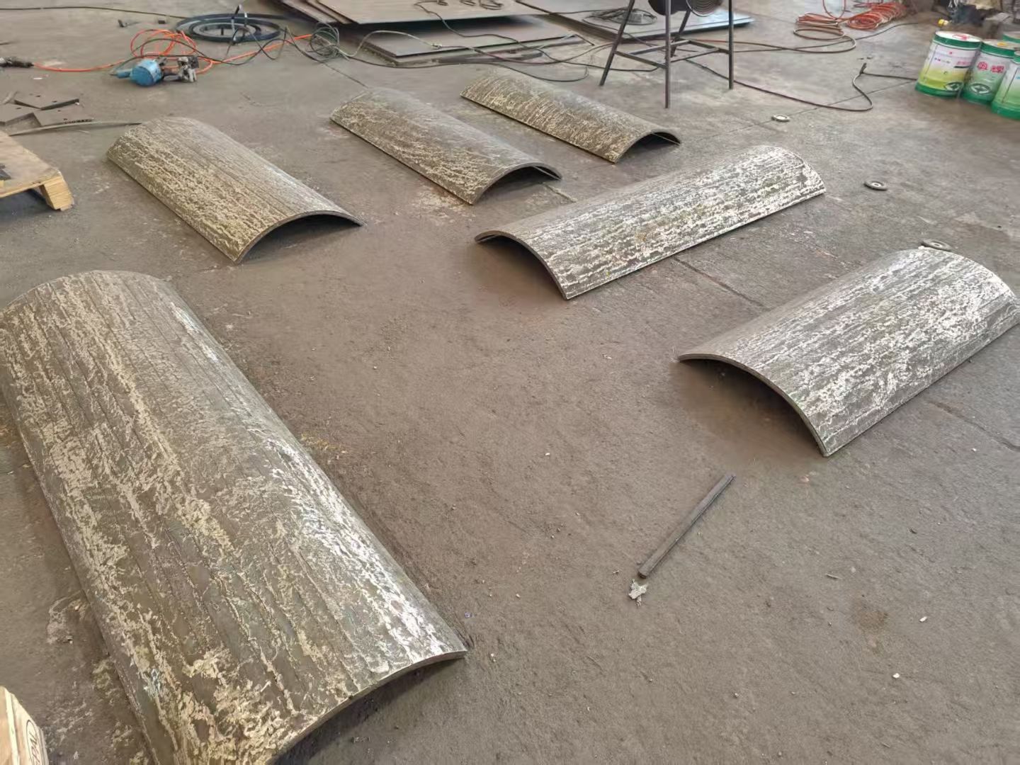 高铬弯弧耐磨板